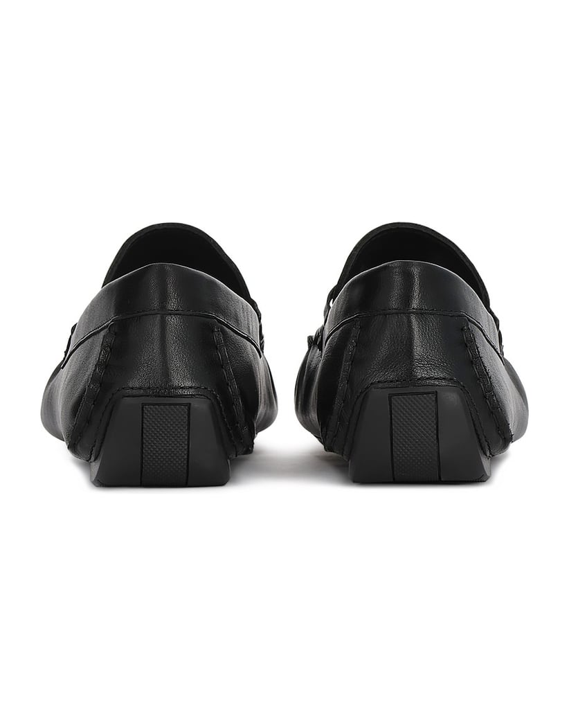 Kazar-Black-leather-men's-moccasins-with-tassels-čierna