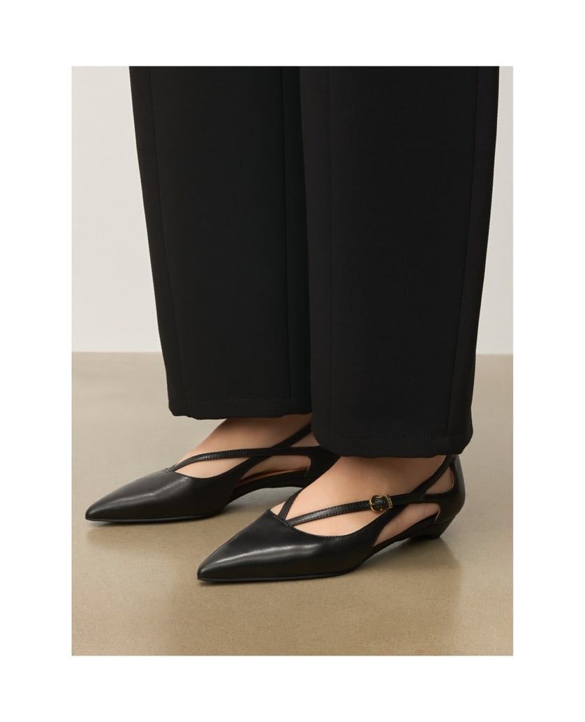 Kazar-Black-leather-pumps-with-straps-černá
