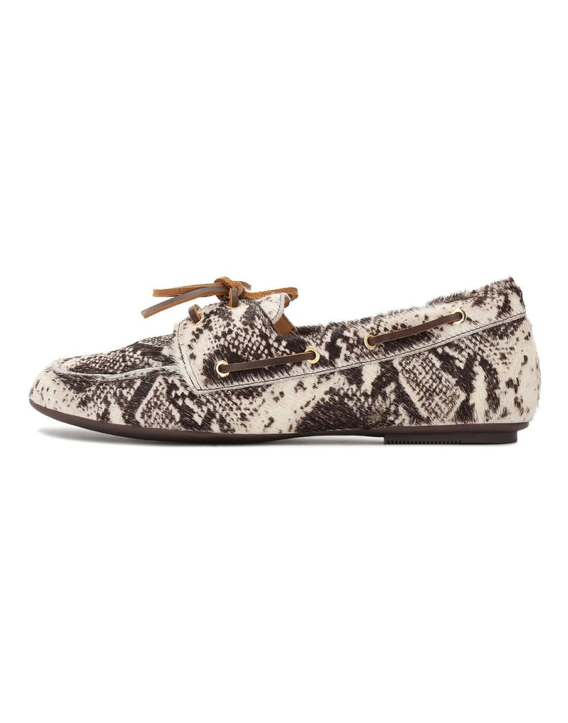 Kazar-Patterned-moccasins-tied-with-a-thong-tmavá-hnedá