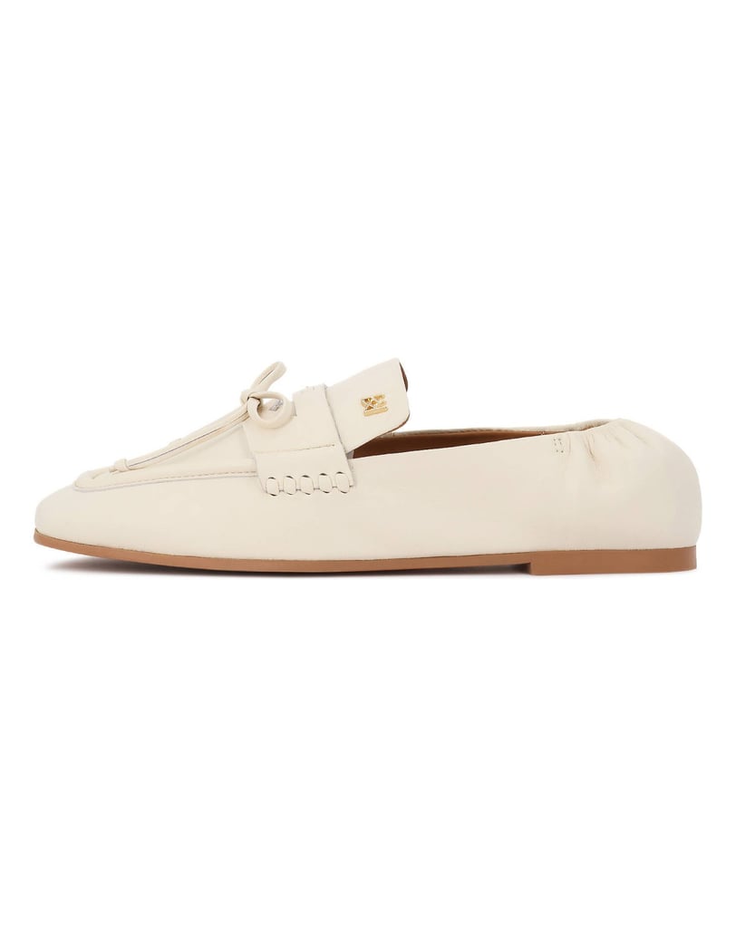 Kazar-Halbschuhe-aus-Leder-in-gebrochenem-Weiß-mit-einer-Schleife-weiss