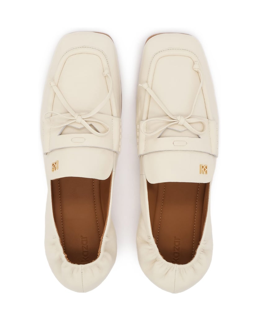 Kazar-Halbschuhe-aus-Leder-in-gebrochenem-Weiß-mit-einer-Schleife-weiss