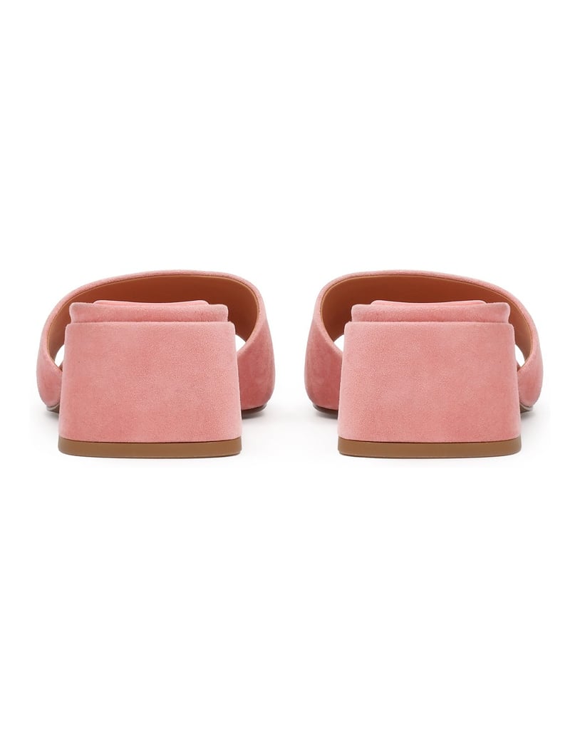 Kazar-Pink-mules-on-a-post-ružová
