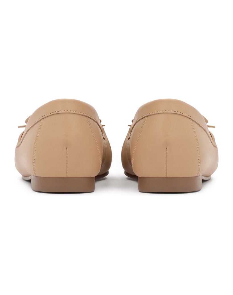 Kazar-Beigefarbene-Mokassins-mit-Ziernähten-beige