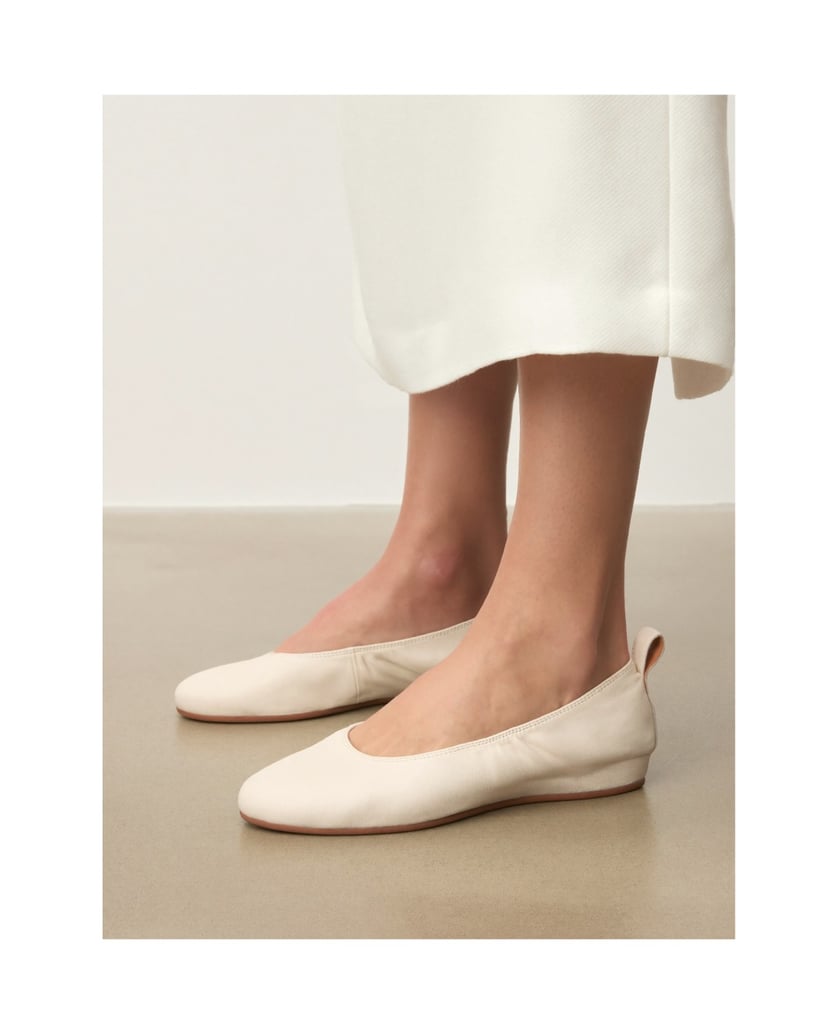 Kazar-Off-white-ballerinas-with-gold-monogram-bílá