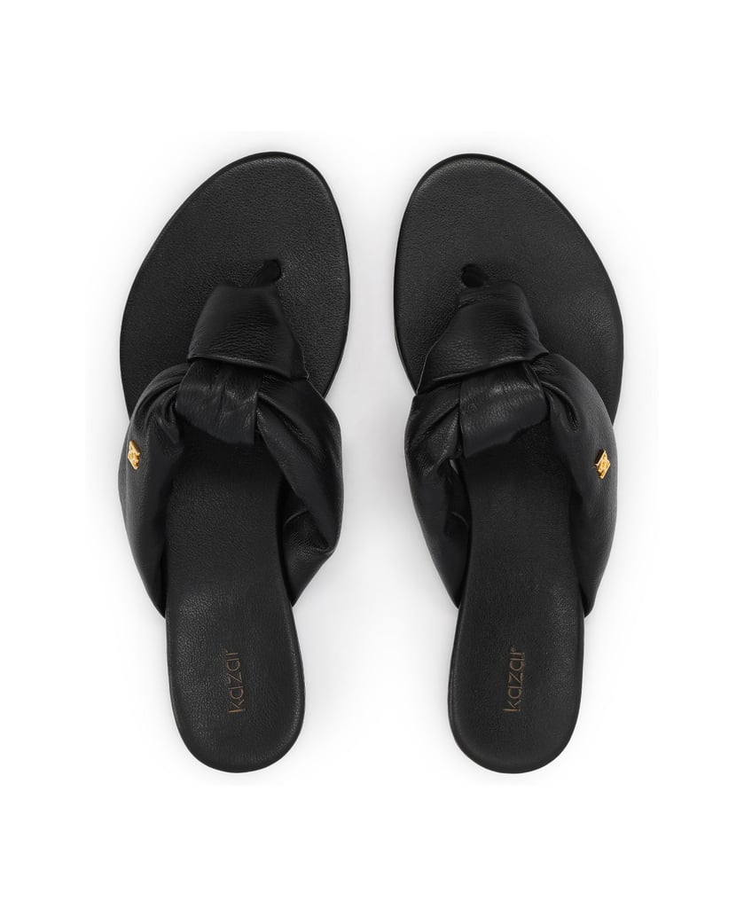 Kazar-Black-natural-leather-flip-flops-with-knot-and-monogram-černá