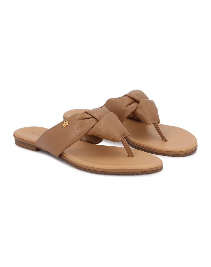 Kazar-Light-brown-leather-flip-flops-with-knots-velbloudí