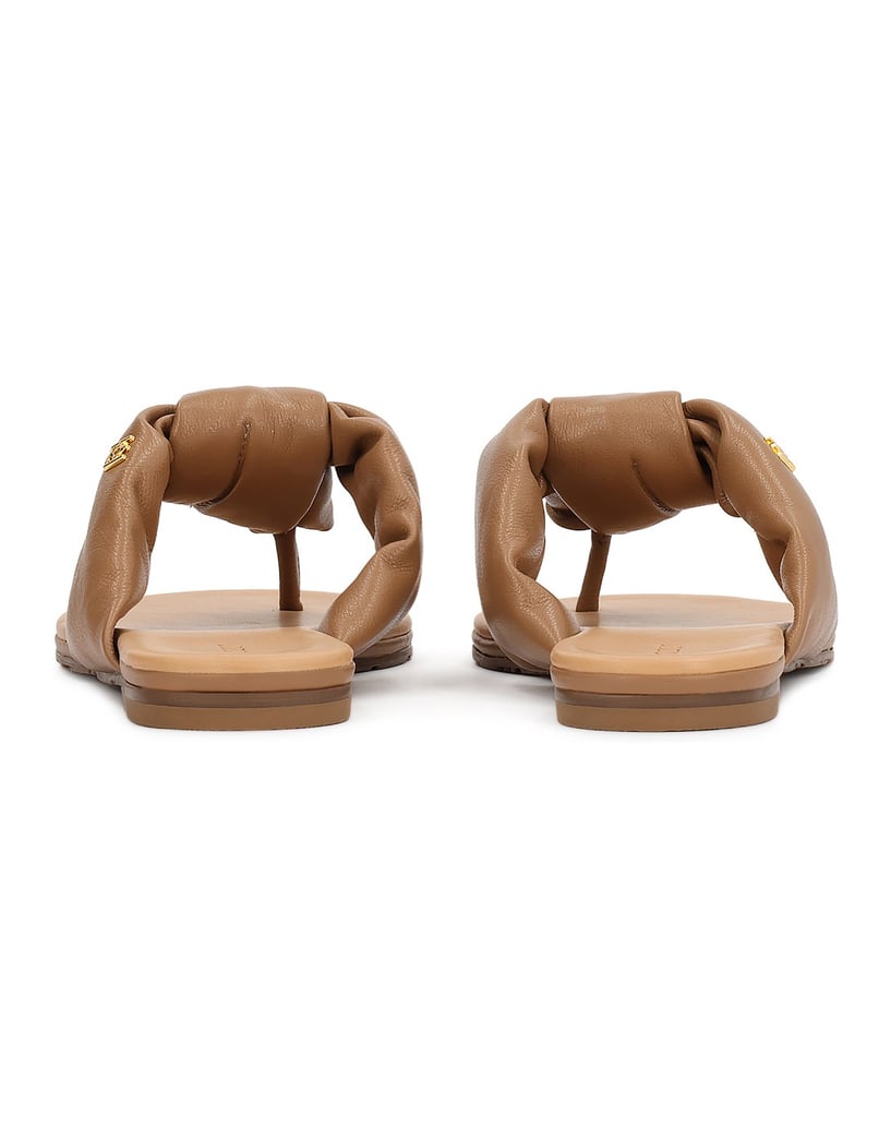 Kazar-Light-brown-leather-flip-flops-with-knots-velbloudí