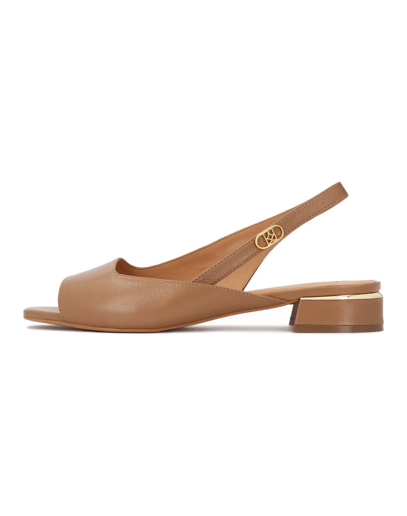 Kazar-Light-brown-leather-sandals-on-a-low-post-velbloudí