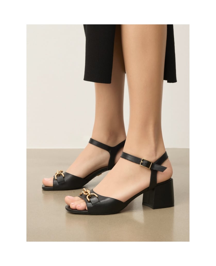 Kazar-Black-leather-sandals-with-jewelry-embellishment-čierna