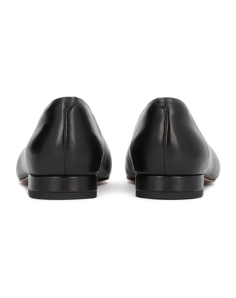Kazar-Black-pumps-with-a-minimalist-form-čierna