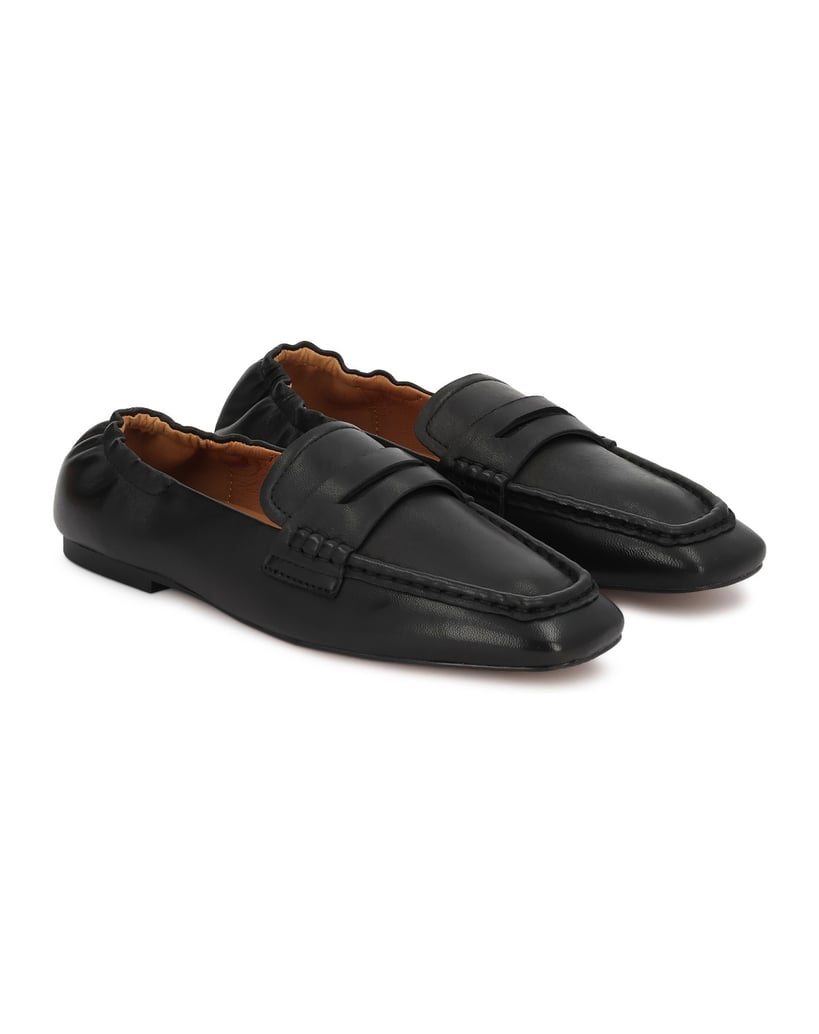 Kazar-Leather-shoes-with-elastic-insert-at-the-heel-čierna