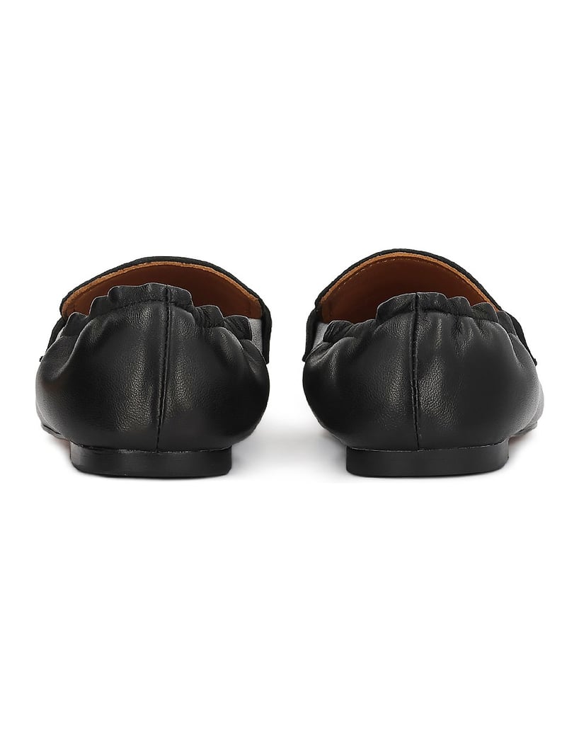 Kazar-Leather-shoes-with-elastic-insert-at-the-heel-čierna
