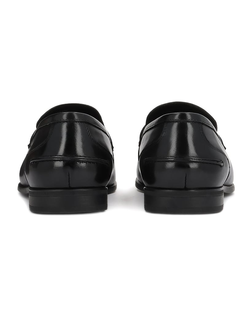 Kazar-Elegant-leather-loafers-in-a-minimalist-style-čierna