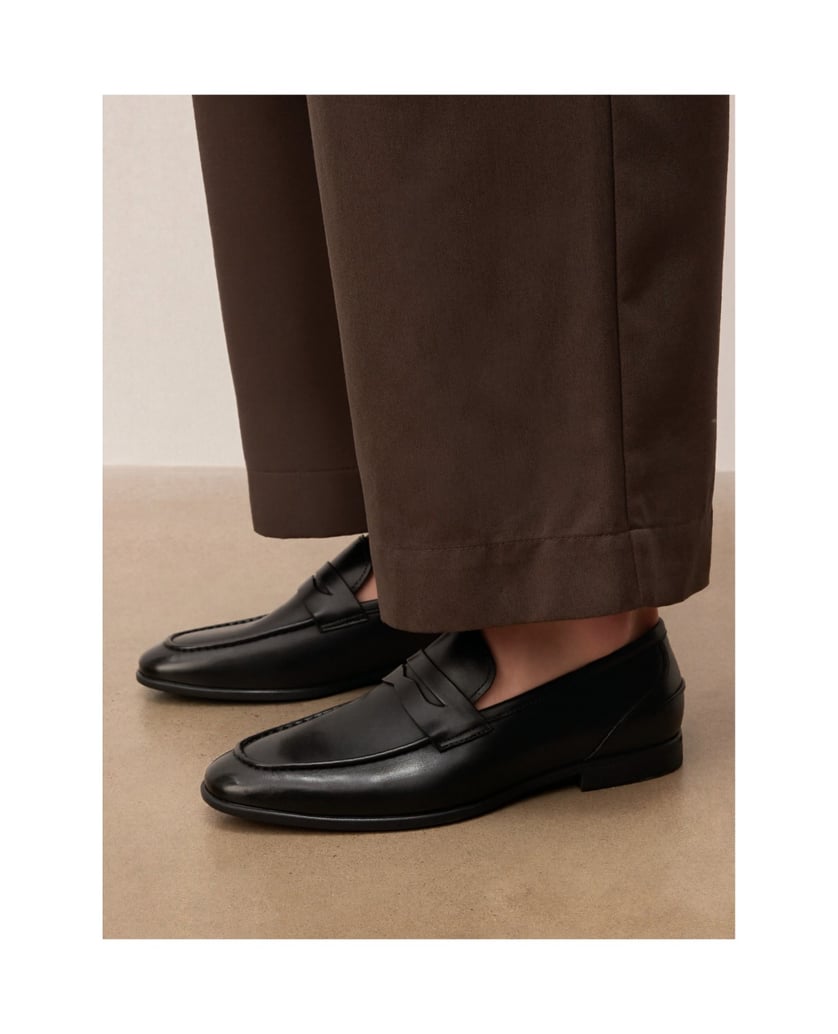 Kazar-Elegant-leather-loafers-in-a-minimalist-style-čierna