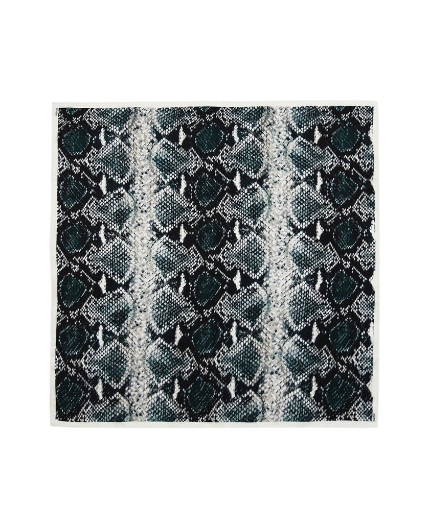 Kazar-Luxuriöse-Tücher-aus-Seide-mit-Animal-Print-in-einer-kühlen-Farbpalette-grün