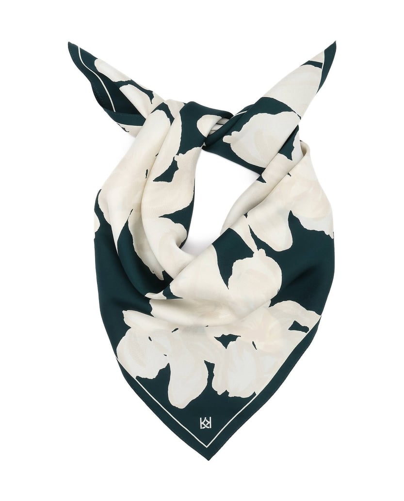 Kazar-Silk-scarves-in-bottle-green-with-a-white-flower-motif-zelená