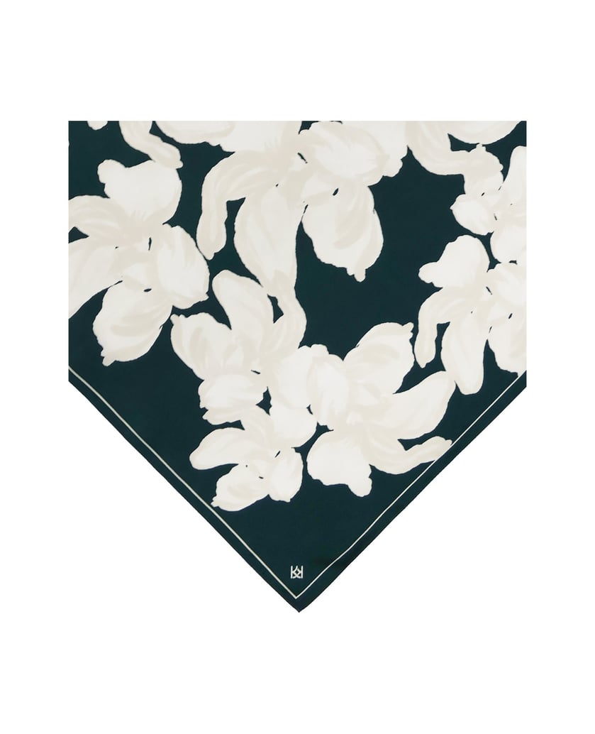 Kazar-Silk-scarves-in-bottle-green-with-a-white-flower-motif-zelená