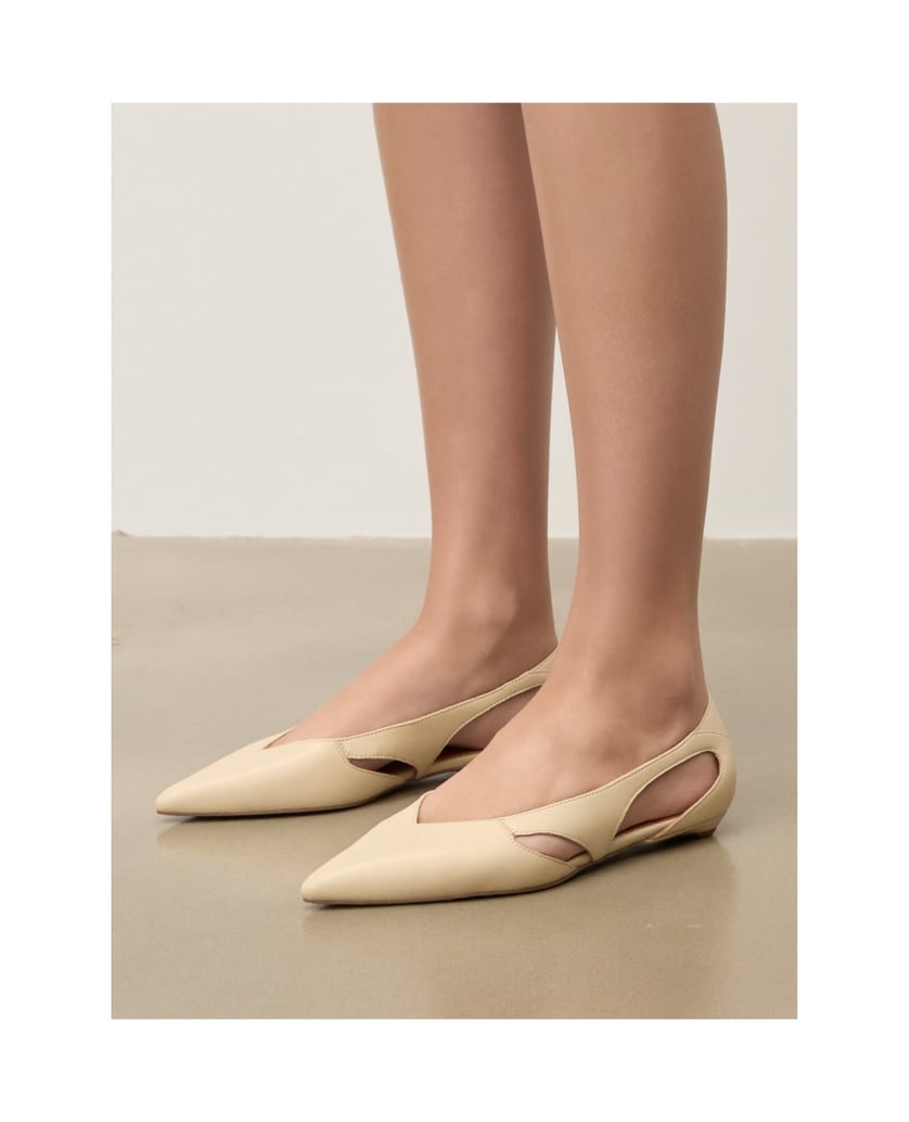 Kazar-Elegant-leather-pumps-with-artistically-cut-out-upper-biela