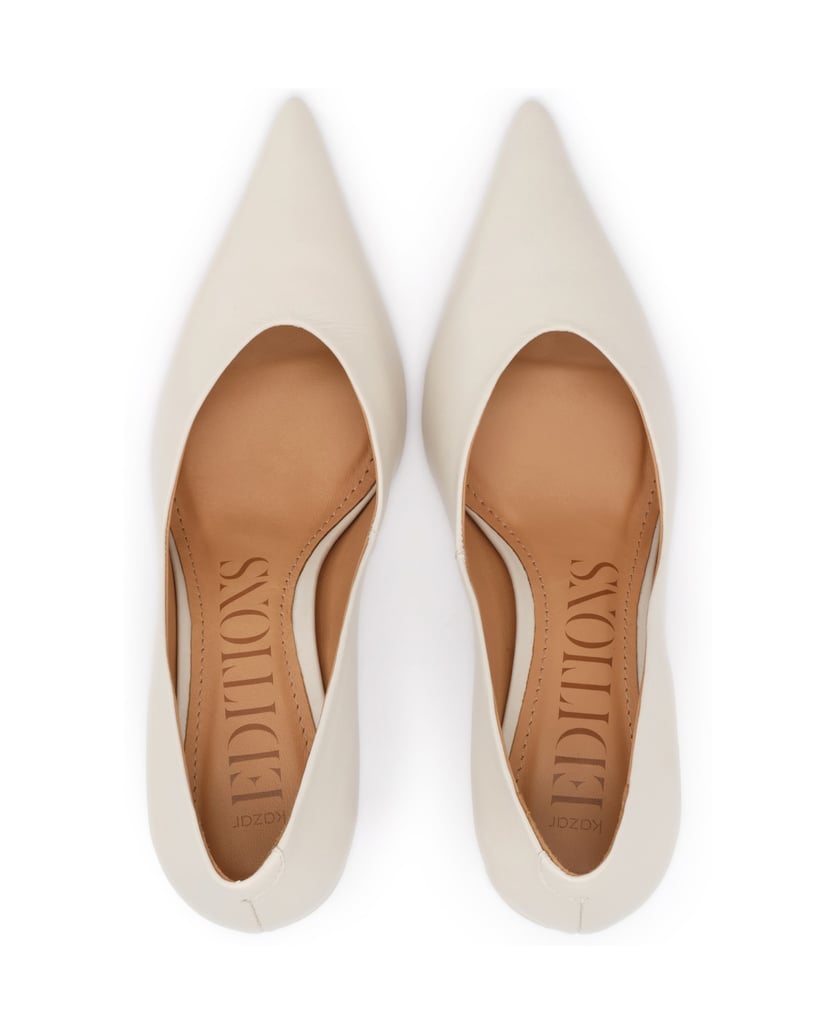 Kazar-Pumps-leather-pumps-with-extended-noses-bílá