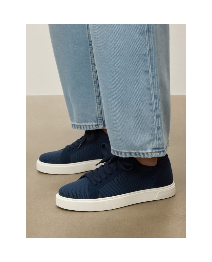 Kazar-Navy-blue-men's-sneakers-in-fabric-and-suede-with-contrasting-sole-tmavě-modrá