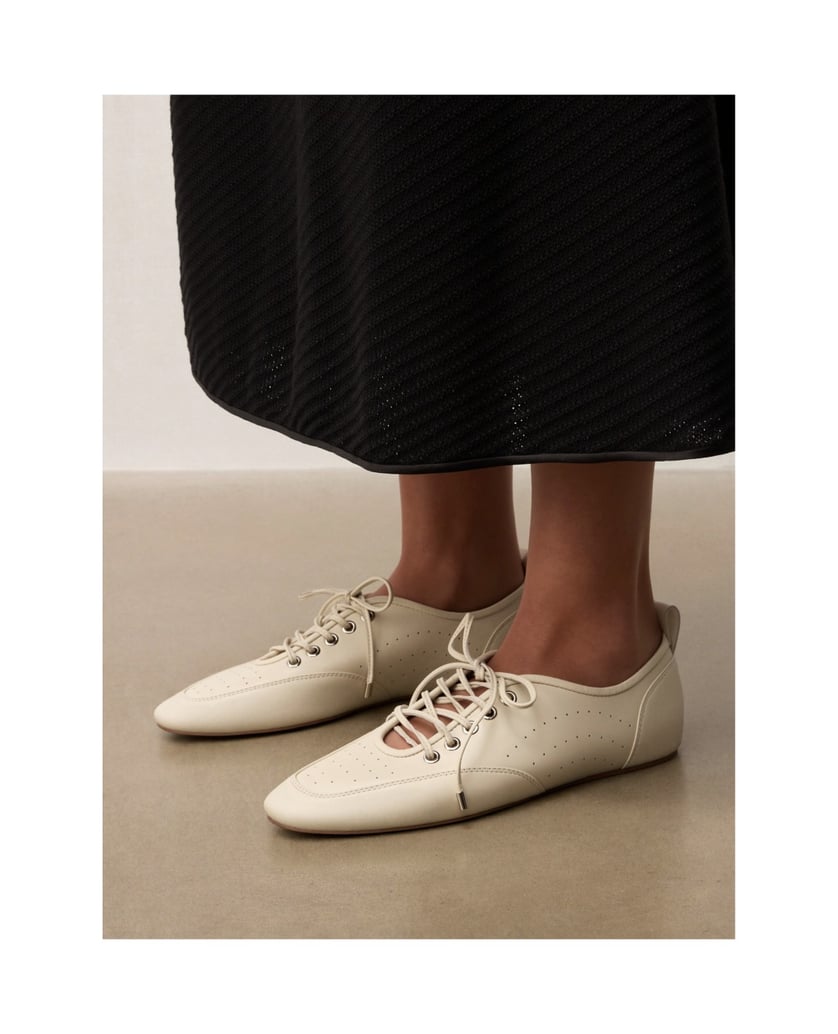 Kazar-EDITIONS-flat-shoes-with-exposed-lacing-and-perforations-bílá