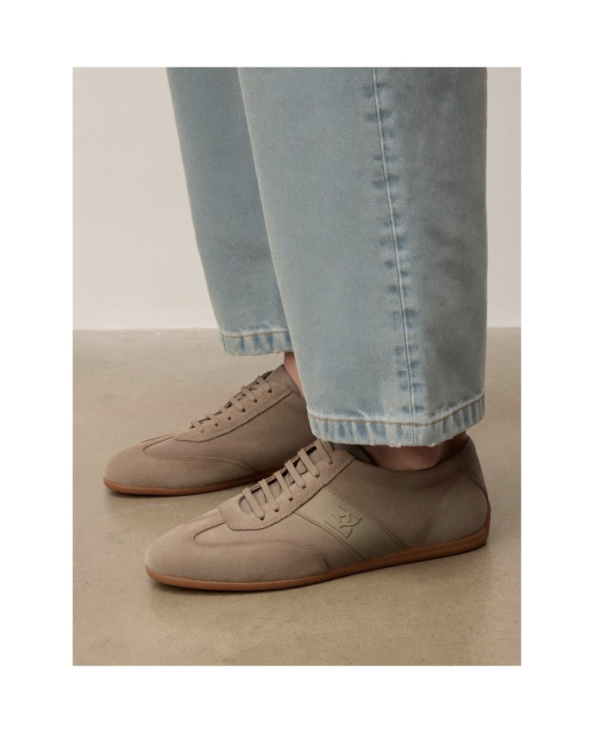 Kazar-Men's-taupe-suede-casual-shoes-with-leather-insert-on-the-heel-tmavošedá