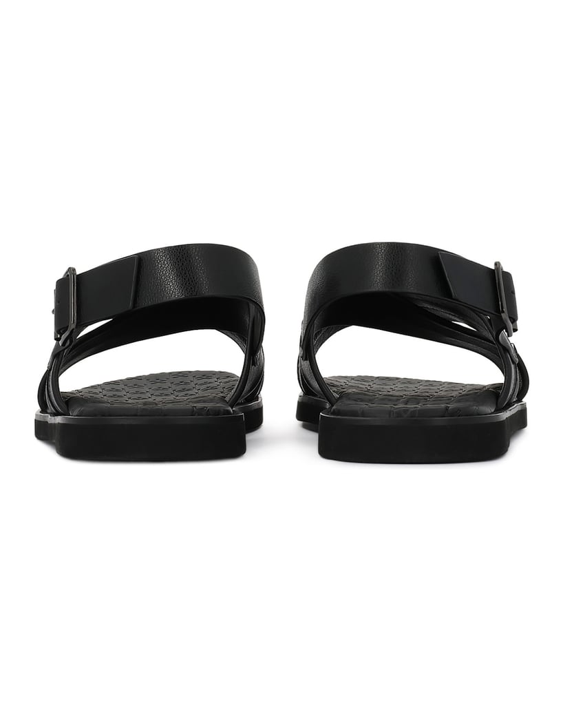 Kazar-Black-leather-men's-sandals-with-criss-crossing-belts-černá