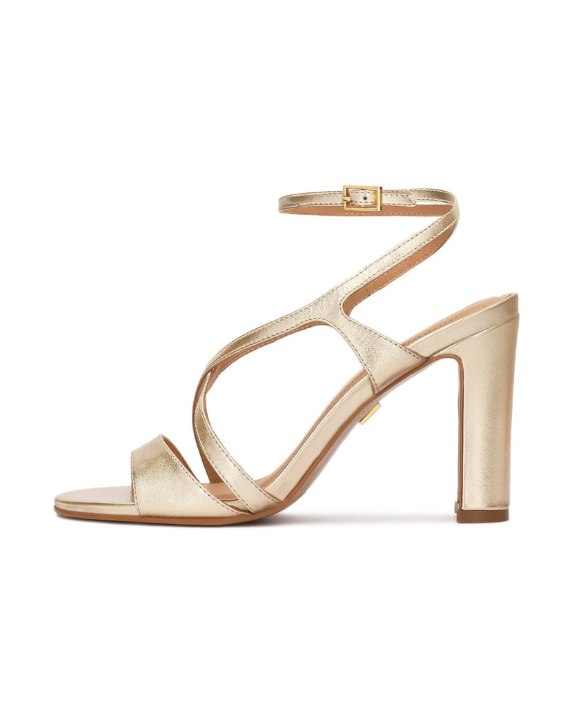 Kazar-Gold-Sandalen-mit-breitem-Absatz-und-kreuzweise-verlaufenden-Gürteln-gold