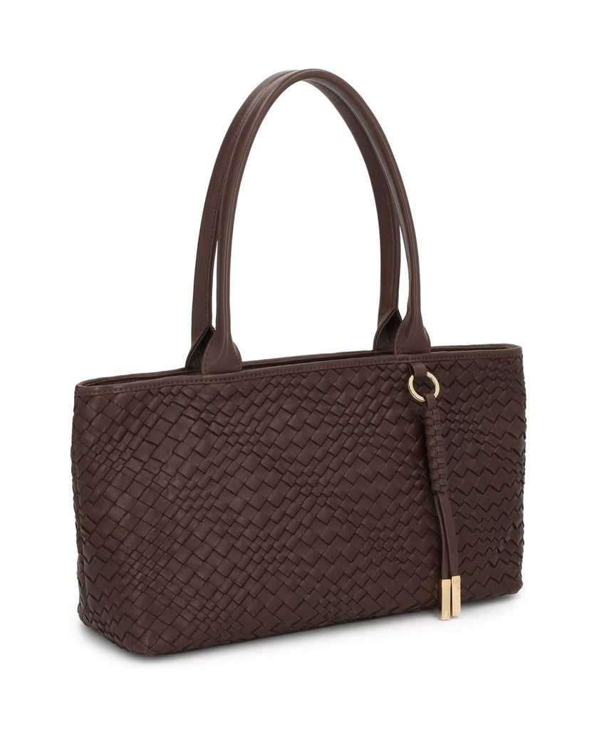 Kazar-Brown-braided-shoulder-bags-on-the-arm-in-leather-hnedá
