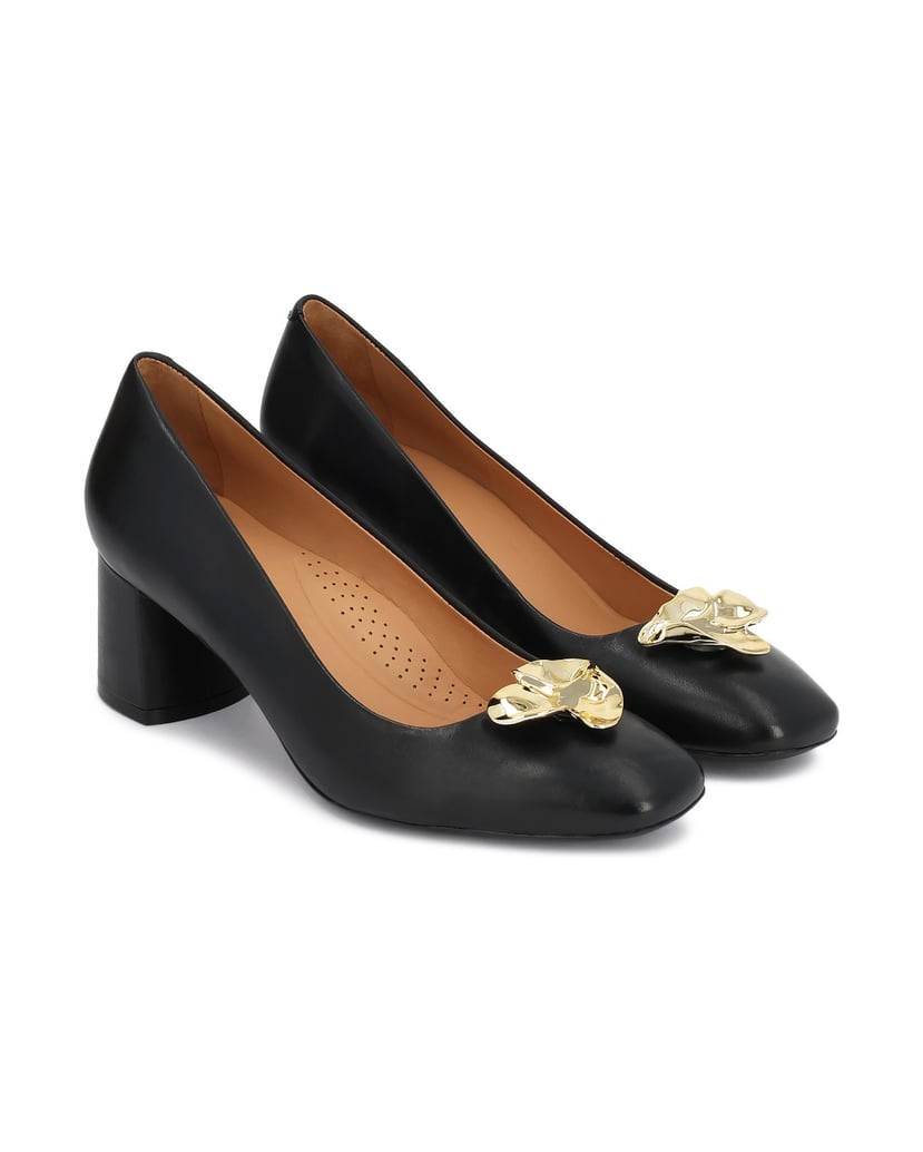 Kazar-Black-leather-pumps-on-block-with-jewelry-embellishment-černá
