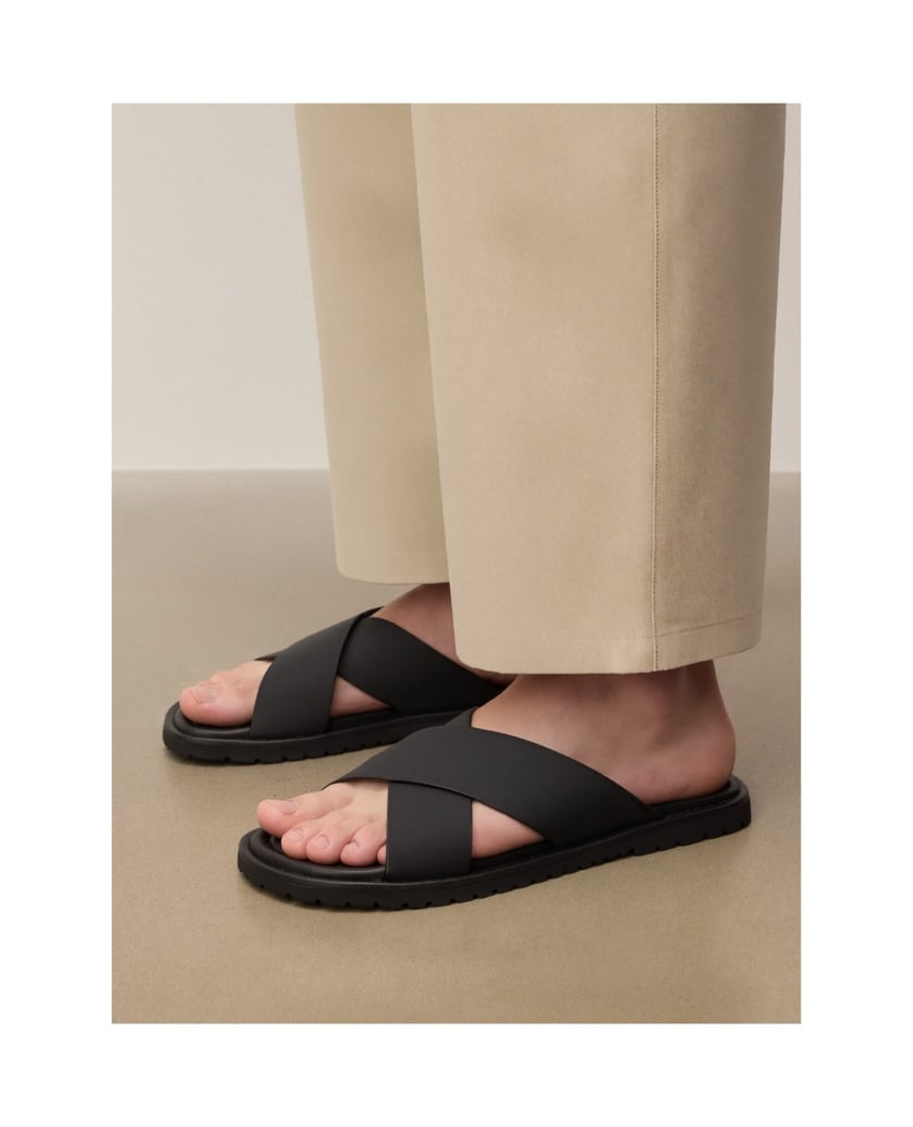 Kazar-Black-leather-slides-with-crossed-straps-černá