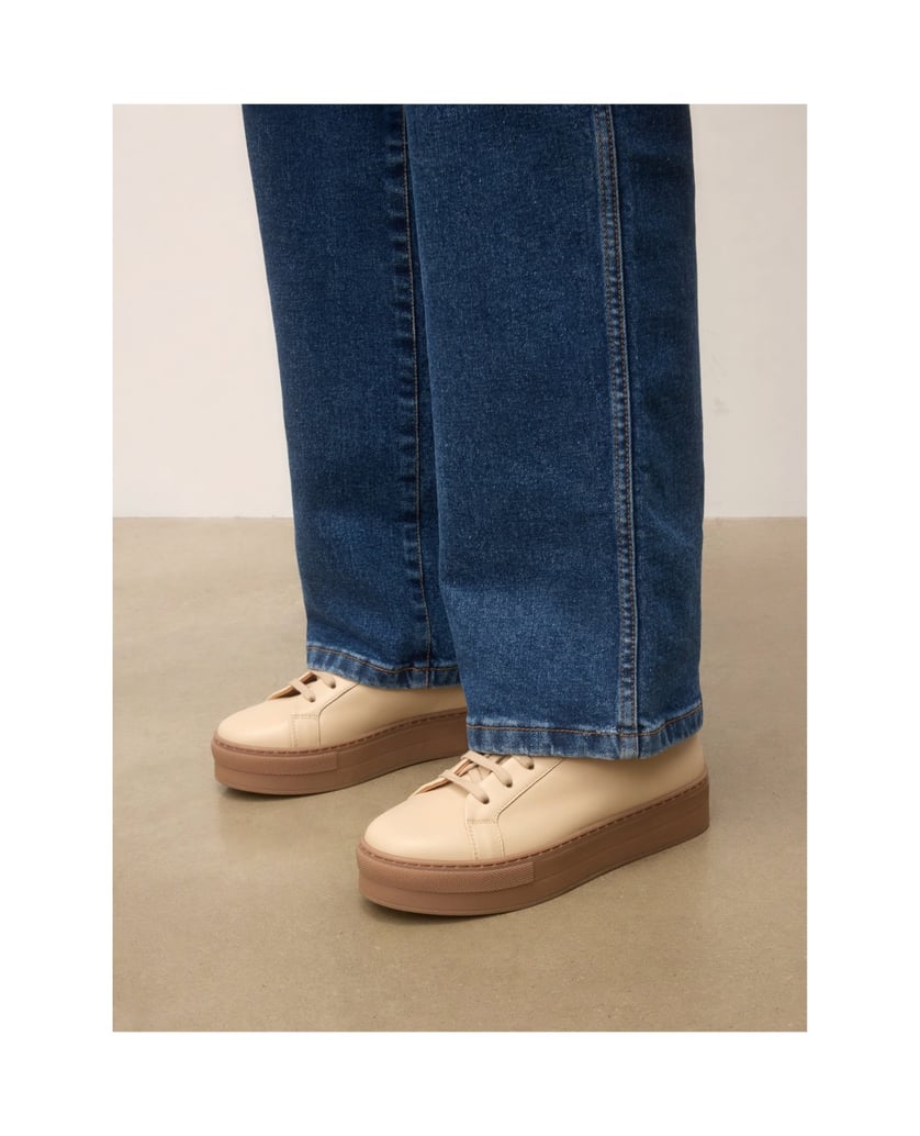 Kazar-Beige-sneakers-on-a-light-brown-sole-béžová