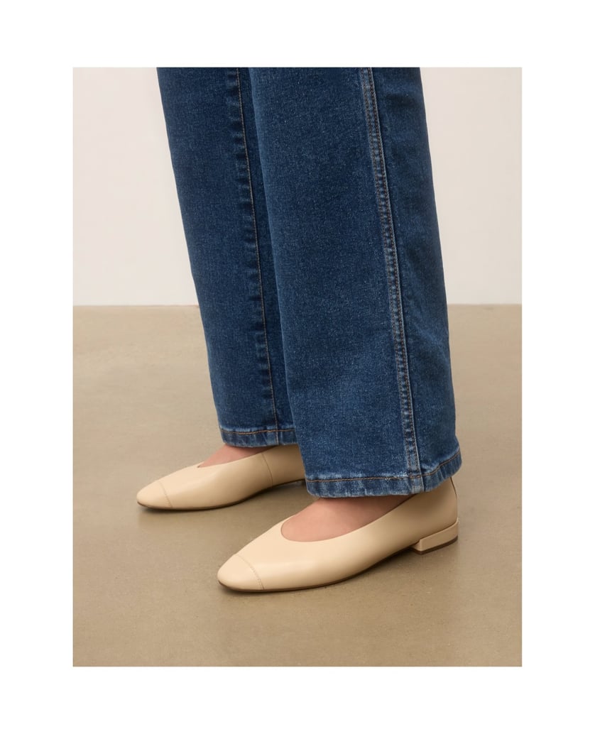 Kazar-Cream-genuine-leather-pumps-on-a-flat-sole-biela