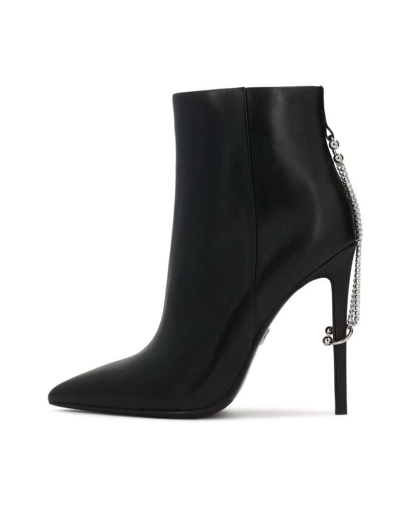 Kazar-Black-booties-decorated-with-chains-at-the-heel-čierna