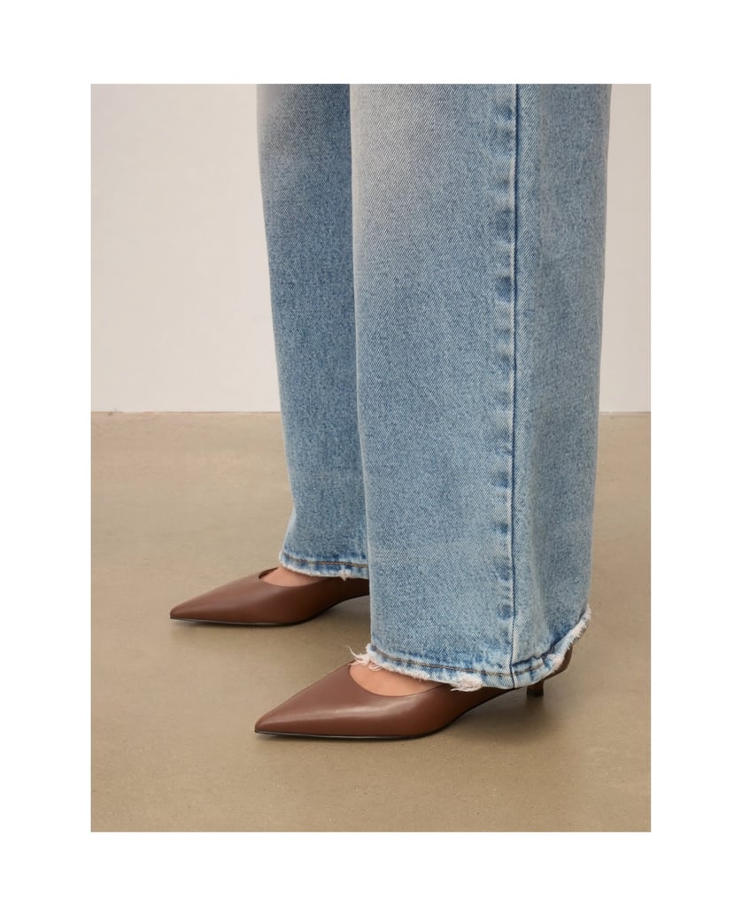 Kazar-Classic-brown-pumps-with-low-heel-hnedá