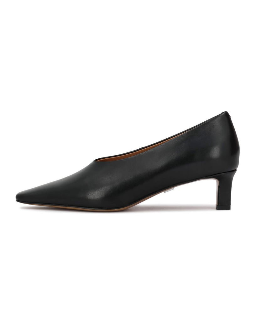 Kazar-Pumps-leather-pumps-in-black-with-geometric-nose-piece-čierna