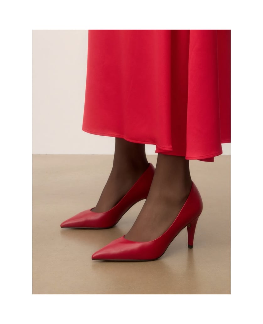 Kazar-Red-leather-pumps-with-a-slender-heel-červená