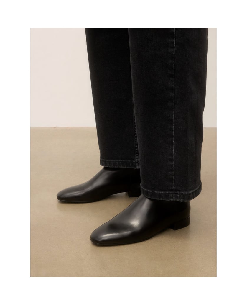 Kazar-Minimalist-Genuine-leather-booties-with-zipper-at-back-čierna