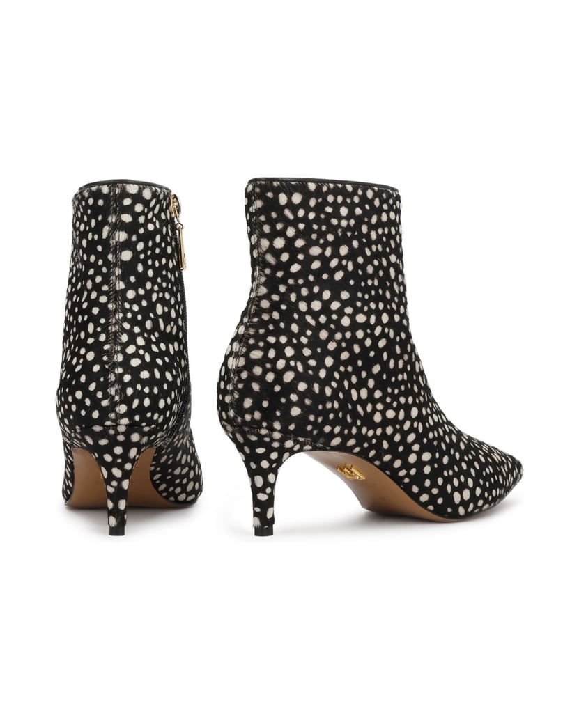Kazar-Leather-with-natural-hair-finish-zippered-booties-with-white-polka-dots-čierna