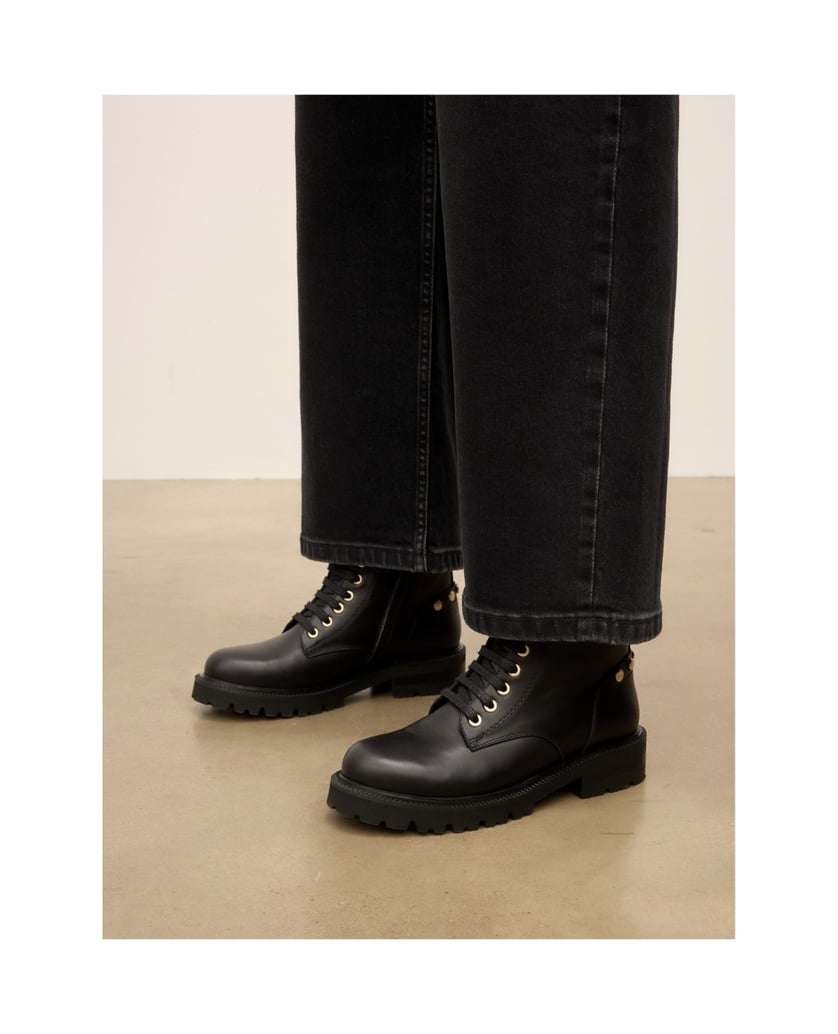 Kazar-Flat-ankle-boots-in-leather-with-metal-rivets-čierna