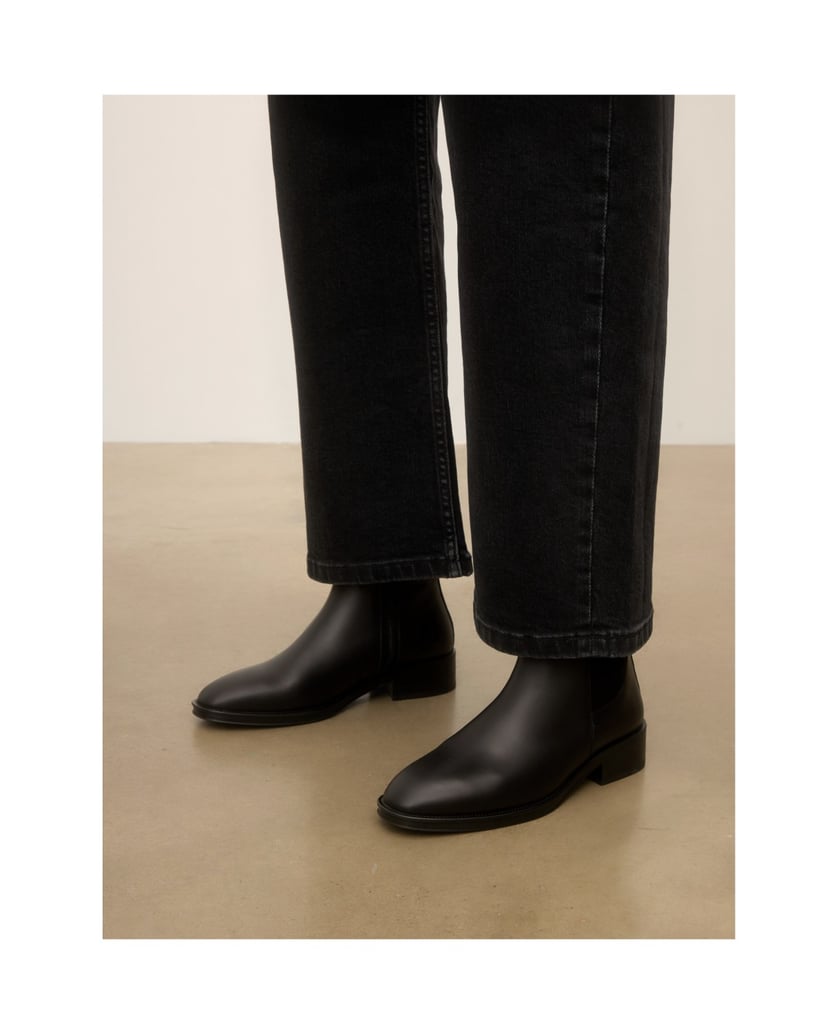 Kazar-Women's-leather-booties-with-elastic-inserts-and-buckle-čierna
