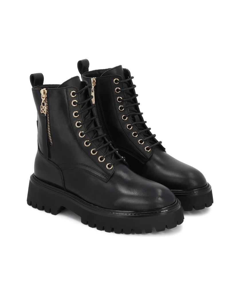 Kazar-Flat-ankle-boots-in-an-urban-style-čierna