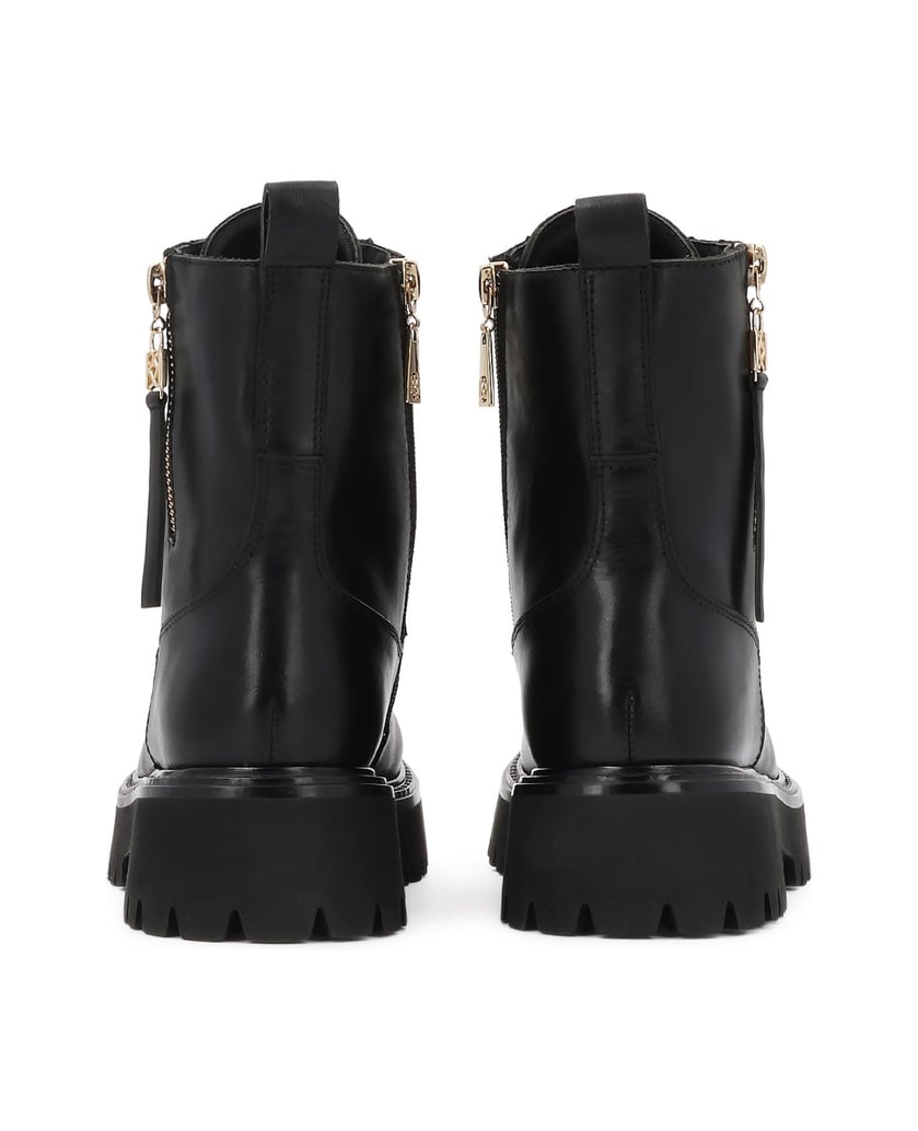 Kazar-Flat-ankle-boots-in-an-urban-style-čierna