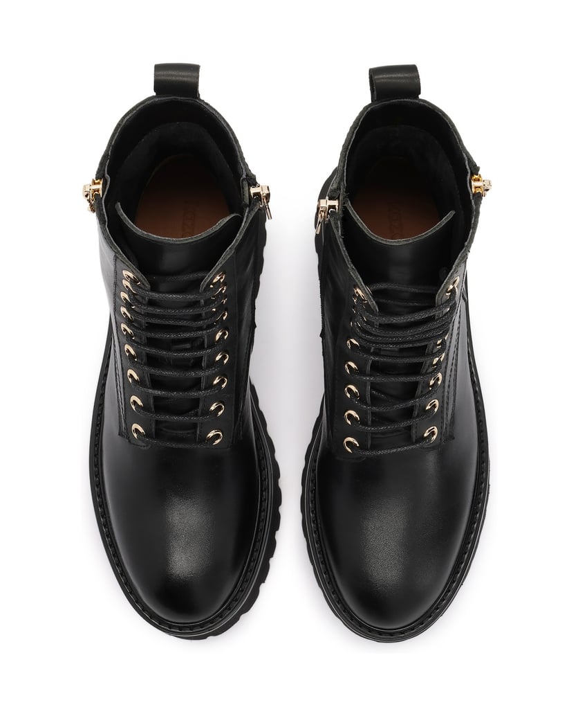 Kazar-Flat-ankle-boots-in-an-urban-style-čierna