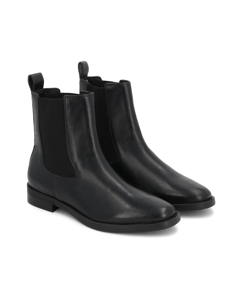 Kazar-Black-genuine-leather-Chelsea-booties-on-a-flat-sole-čierna