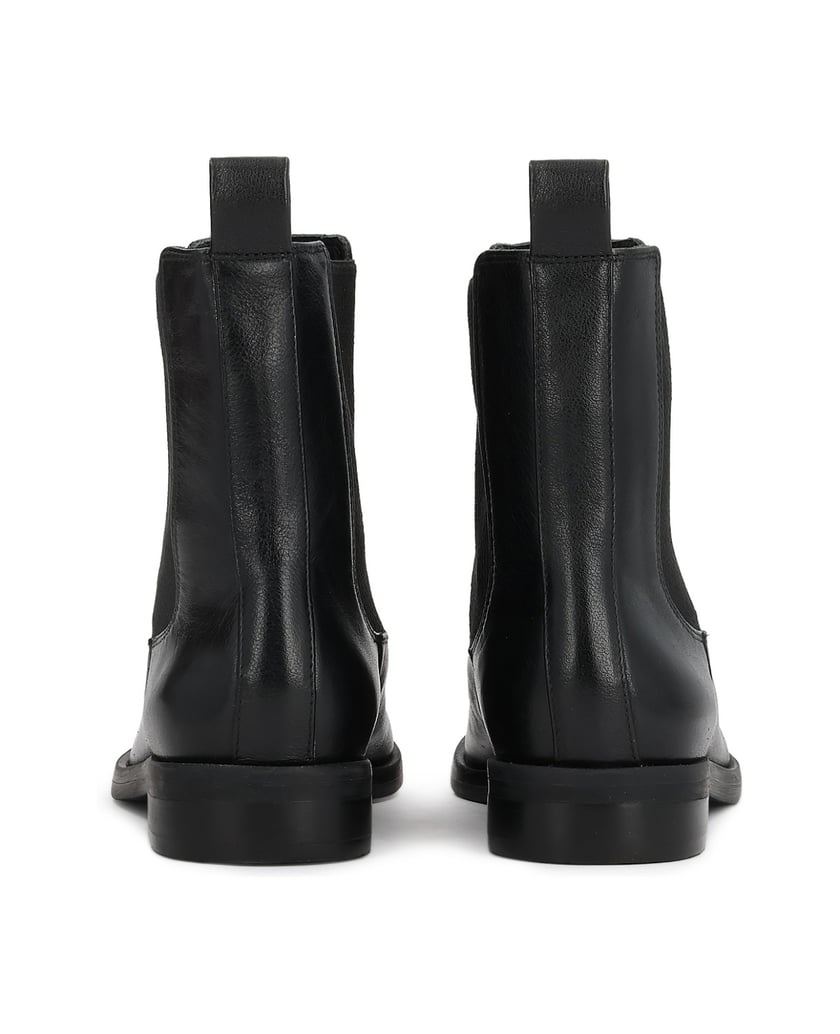 Kazar-Black-genuine-leather-Chelsea-booties-on-a-flat-sole-čierna