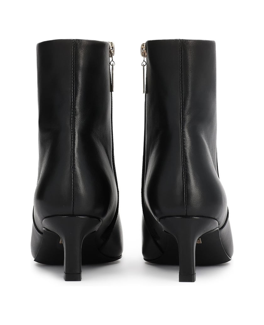 Kazar-Black-leather-booties-with-zipper-on-low-heel-čierna