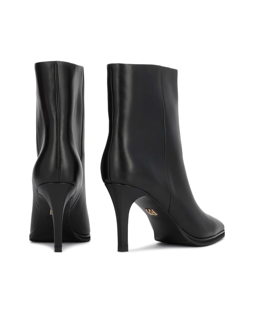 Kazar-Classic-black-booties-with-a-slip-on-upper-černá