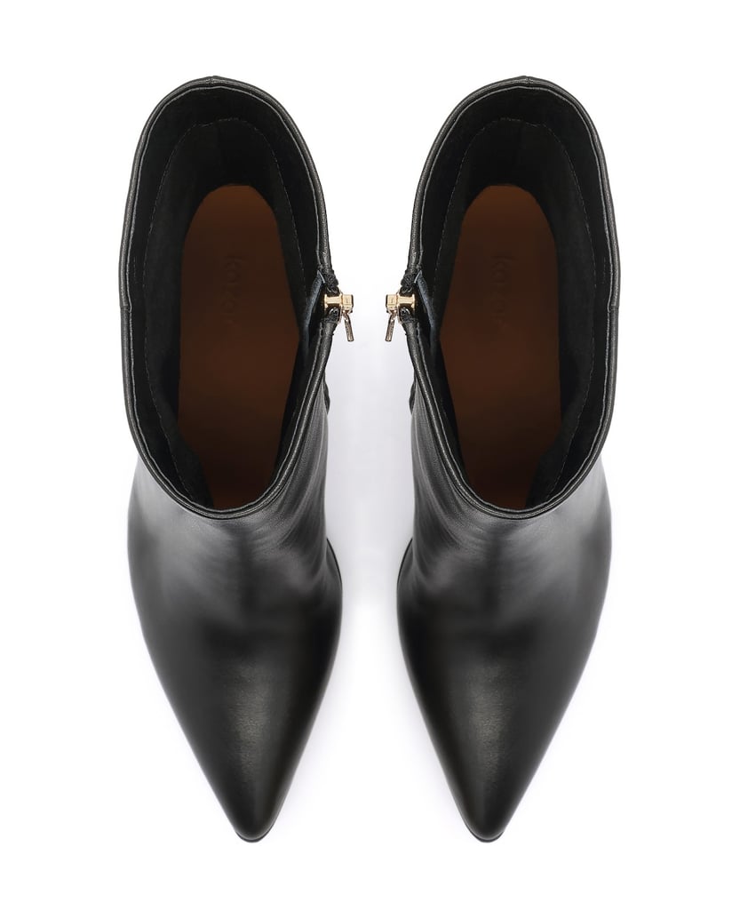 Kazar-Black-leather-zippered-booties-with-extended-toe-box-čierna