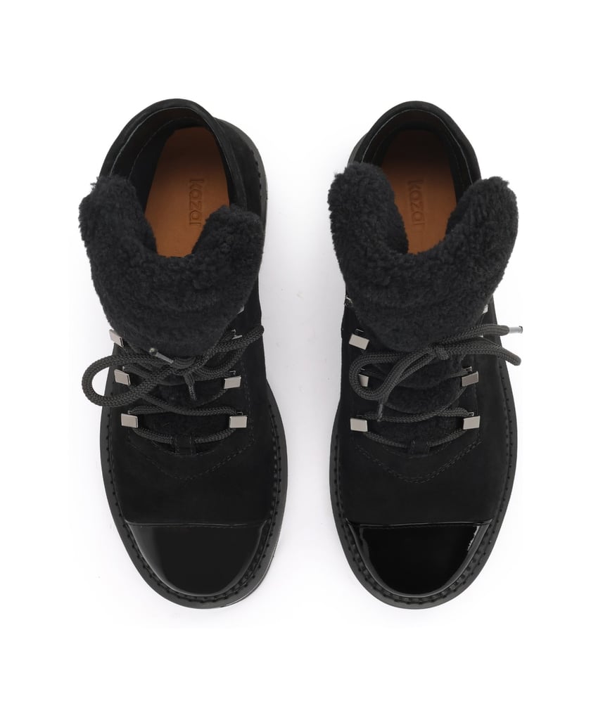 Kazar-Suede-flat-ankle-boots-with-patented-nose-and-fur-tongue-čierna
